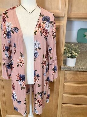 Gypsies & Moondust Pink Floral Kimono